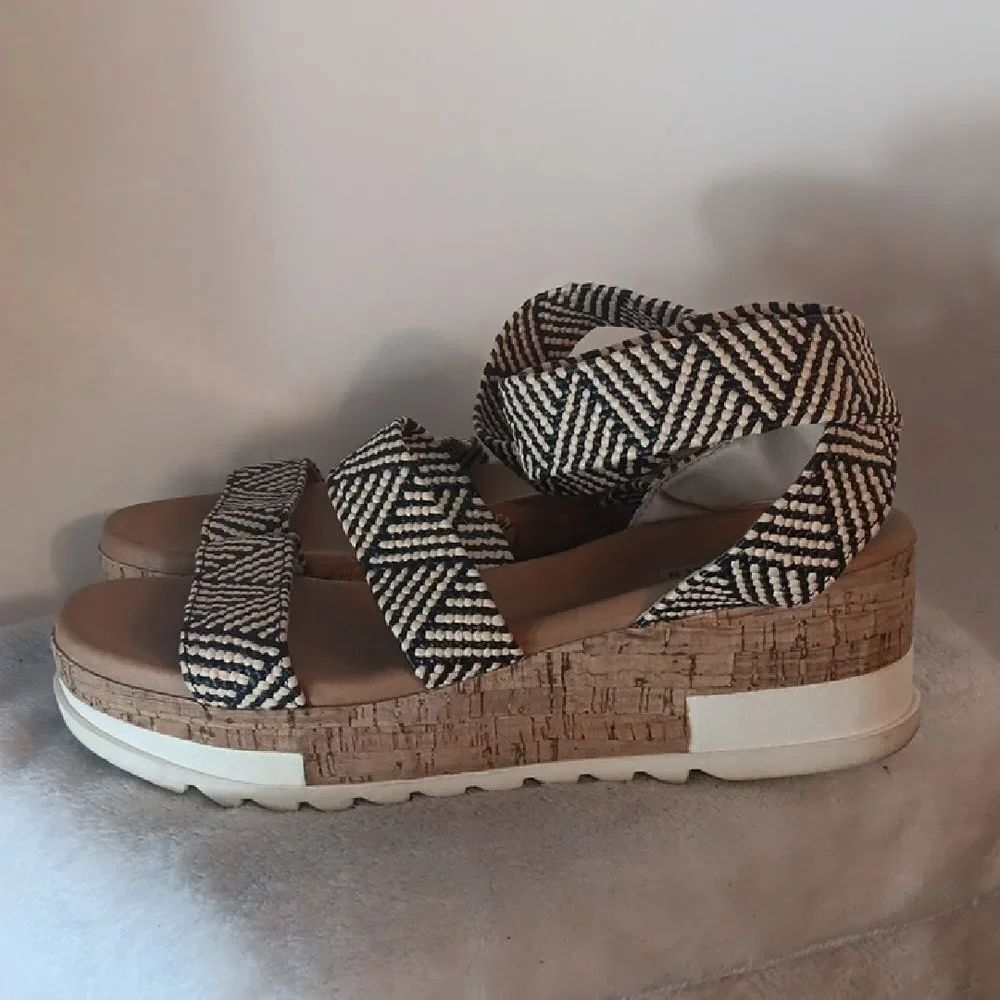 Steve Madden Black & Natural Woven Wedge Sandals